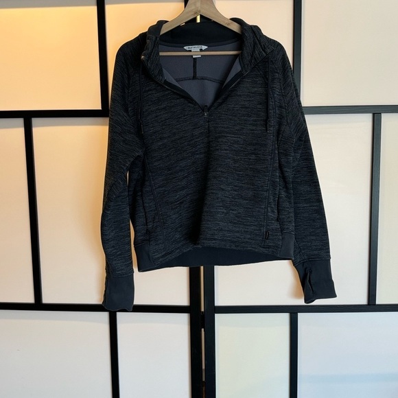 Athleta Altitude 1/2 zip sweatshirt. Gray. Women’s Medium - Picture 2 of 15